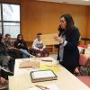 Mª Jesús Albarrán (ILC, CSIC) durante su charla con alumnos del IES Alonso Berruguete de Palencia