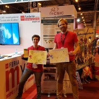 Lara Vilar y Vicente Burchard (IEGD) divulgan sobre teledetección en la Feria Madrid por la Ciencia