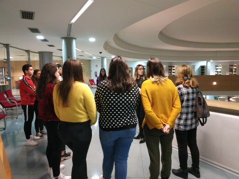 Visita a la Biblioteca Tomás Navarro Tomás
